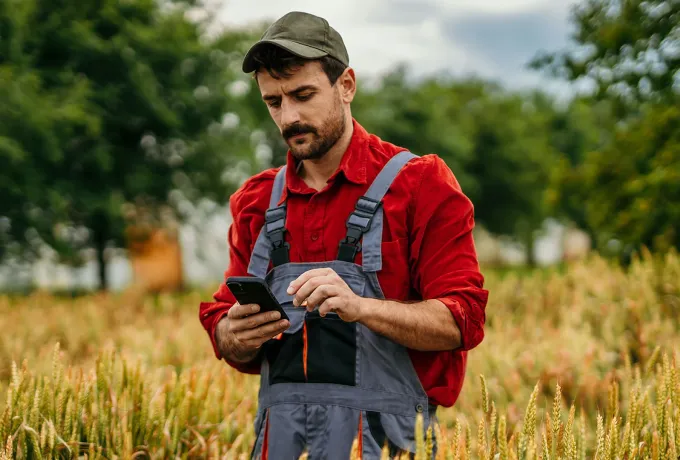 ΟΠΕΚΕΠΕ – ΥΠΑΑΤ: Από το 2026 «ψηφιακή κάρτα» στο χωράφι – Έλεγχος φυσικής παρουσίας αγροτών με το Gov-Agri-Wallet